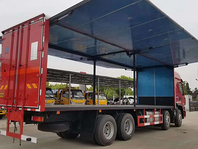 东风柳汽四轴载重20吨9米九类杂项危险品运输车图片