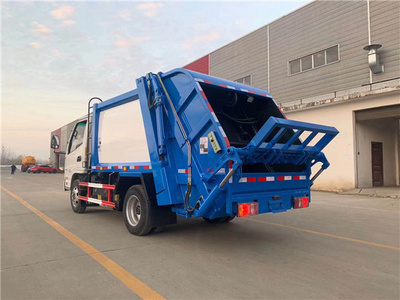 国六凯马4吨蓝牌压缩式垃圾车图片