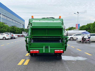 国五四方垃圾车  压缩垃圾车多少钱  蓝牌垃圾车图片