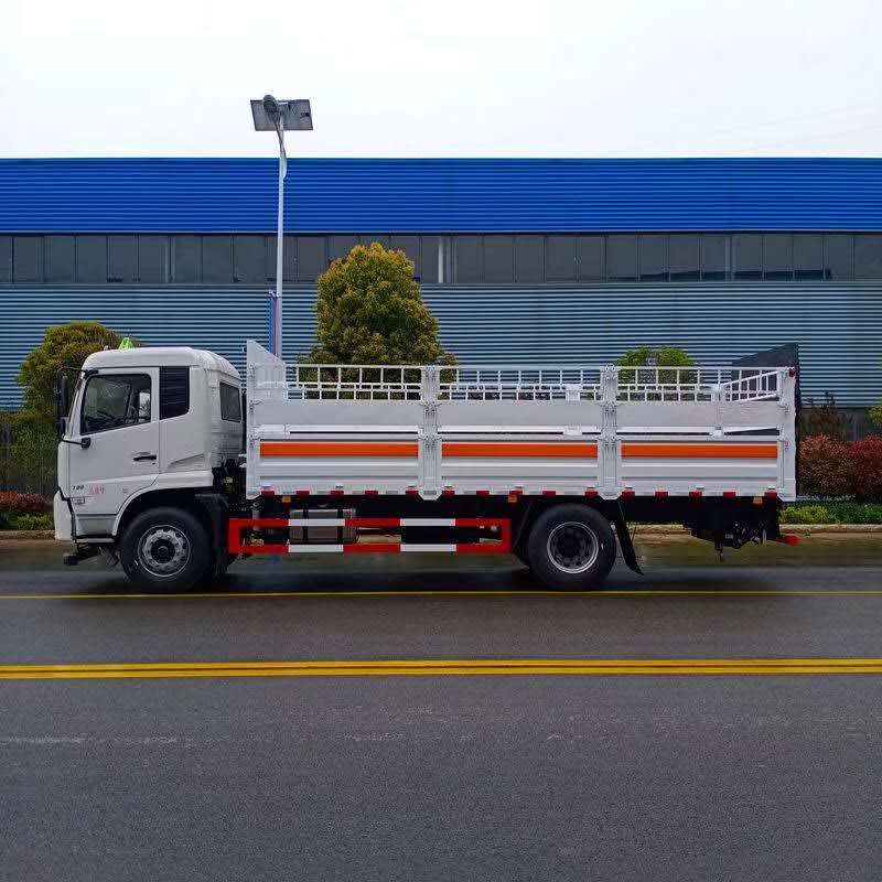 东风天锦6.6米气瓶运输车图片