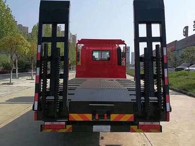 江淮8.6米平板运输车挖机拖车价格图片