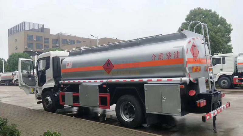 国六东风天锦碳钢10吨运油车图片