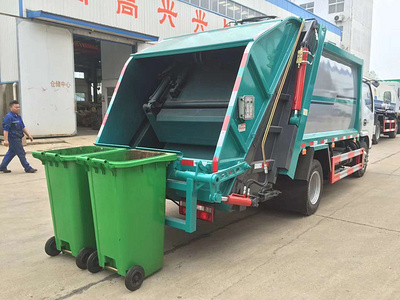 6方东风压缩垃圾车厂家可装90桶至100桶垃圾图片
