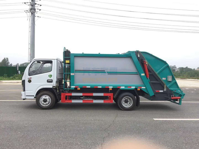 6方东风压缩垃圾车厂家可装90桶至100桶垃圾图片