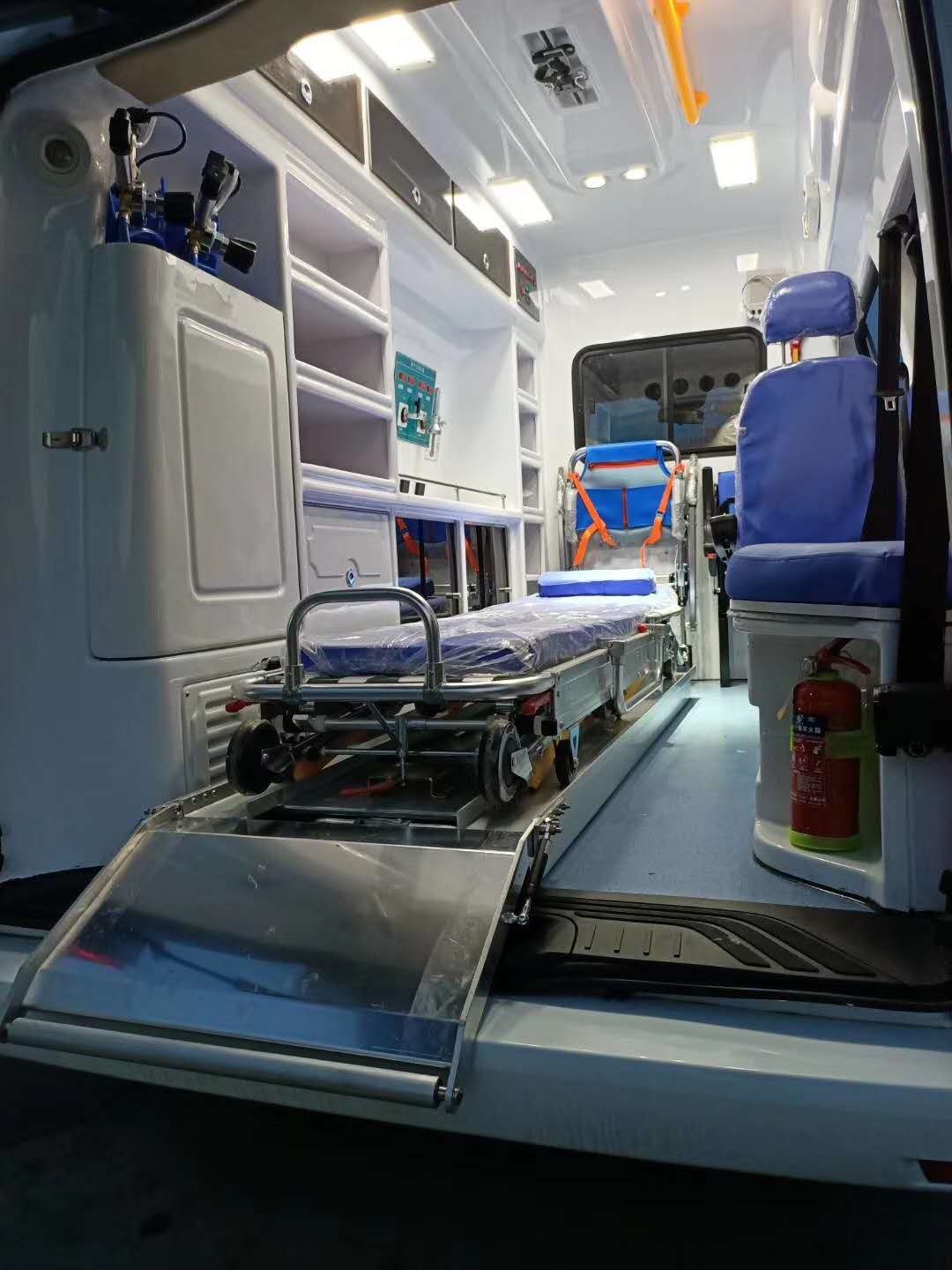 国六奔驰威霆航空舱救护车厂家图片