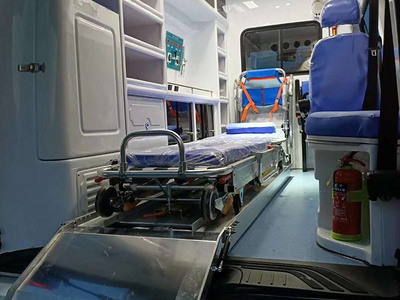 国六奔驰威霆航空舱救护车图片