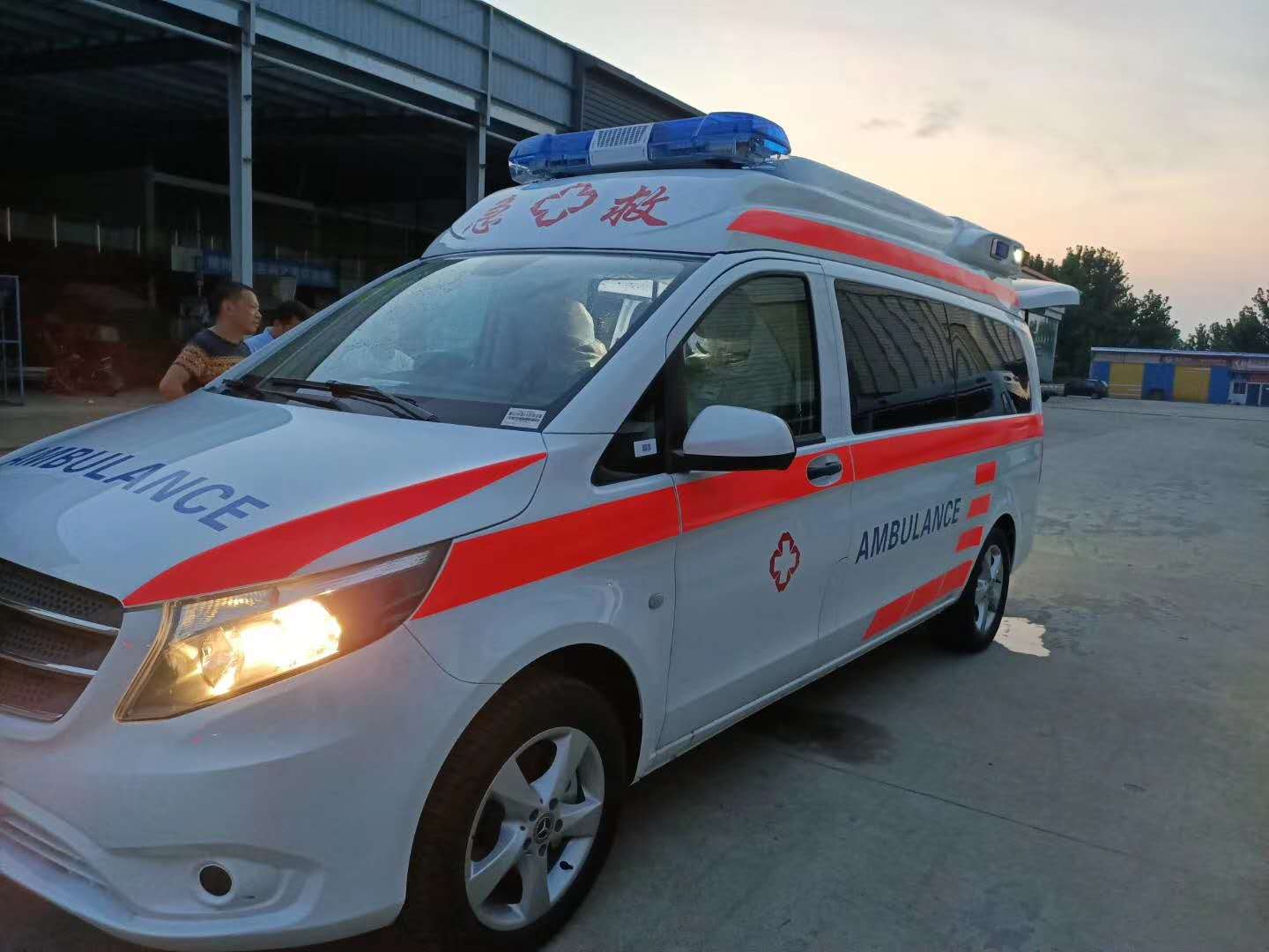 国六奔驰威霆航空舱救护车厂家图片