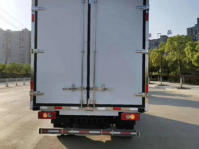 东风多利卡4.2米冷藏车（国六）图片