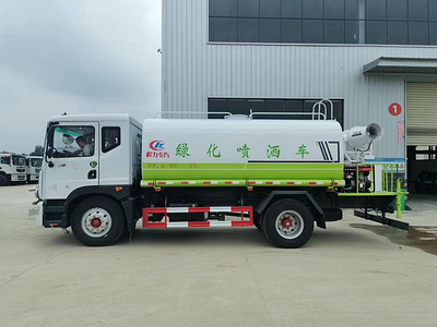 国六东风多利卡15吨绿化洒水车配30米自动雾炮图片