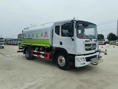 国六东风多利卡15吨绿化洒水车配30米自动雾炮图片