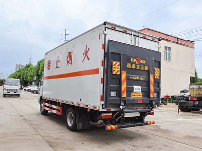 国六东风凯普特5米2爆破器材危险品厢式运输车厂家促销包上户图片