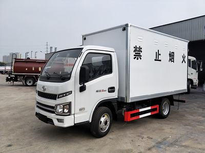 国六跃进3.3米柴油版危险品货车生产厂家 营运安全达标图片