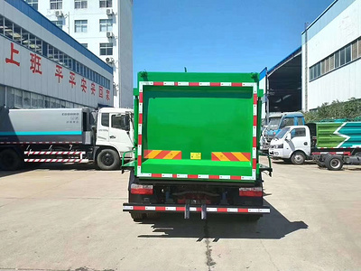东风D7凯普特7.5吨餐厨垃圾车图片