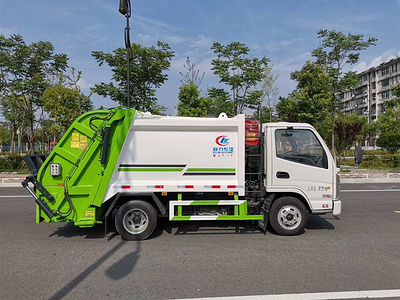 國六凱馬藍牌4方壓縮垃圾車圖片