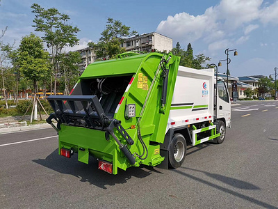 國六凱馬藍牌4方壓縮垃圾車圖片