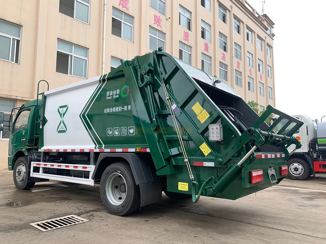 国六170马力8立方压缩垃圾车北京牌照图片