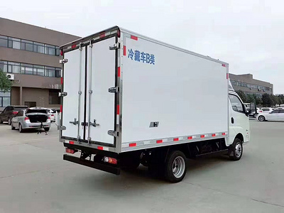 飞碟缔途（国六）汽油3.5米冷藏车，容积11方，出厂7.8万图片