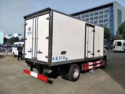 国六东风多利卡冷藏车，4.2米蓝牌，全国有售后图片
