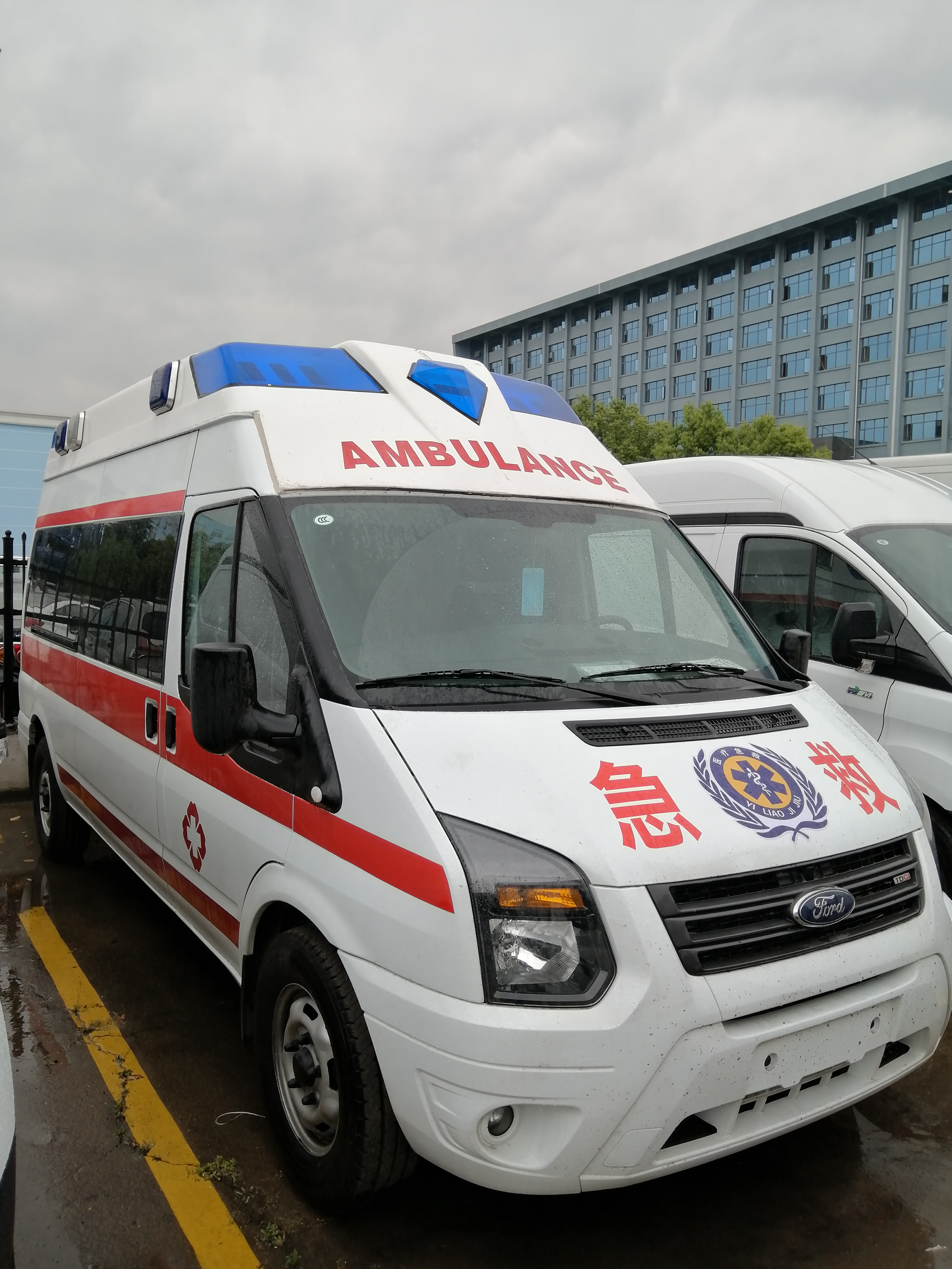 程力医疗救护车间——为云南瑞丽疫情提供专用救护车辆