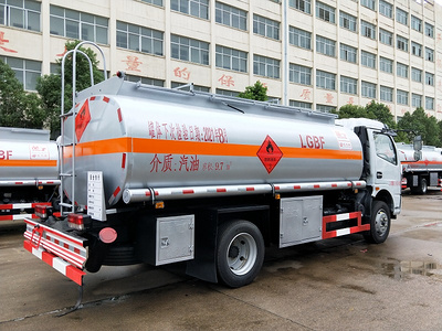 国六东风凯普特8吨流动油罐车 国六9.7方油罐车厂家直销图片