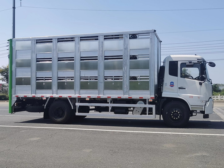 6.8米畜禽運輸車 6.8米鋁合金拉豬車價格圖片