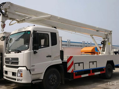 曲臂式高空作業車（東風 22米）圖片