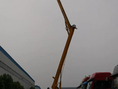 曲臂式高空作業車（五十鈴 14米）圖片