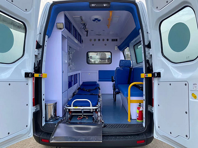 福特V362中轴标准监护型救护车图片