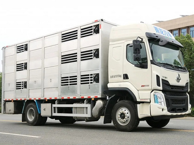 柳汽国六畜禽运输车4米2畜禽运输车视频图片