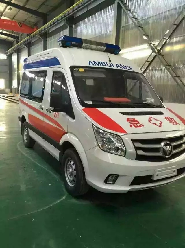 国六福田图雅诺短轴转运型救护车