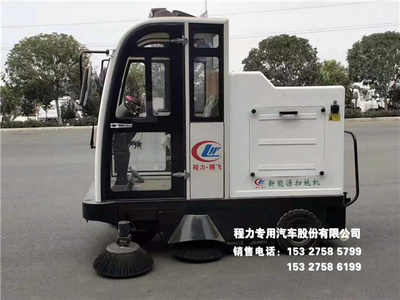 新能源CL2000C型三輪掃地機清掃車間、爬坡清掃作業性能圖片