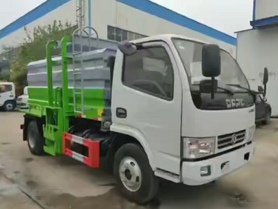 东风餐厨垃圾车价格泔水运输车140马力厂家报价配置图片