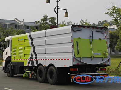 国六江铃5.5方扫路车（4方尘1方水）图片