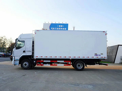 國六柳汽乘龍H5冷藏車6米8圖片