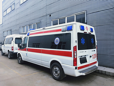 120救护车福特V348客运型和福特V362救护车 的区别图片