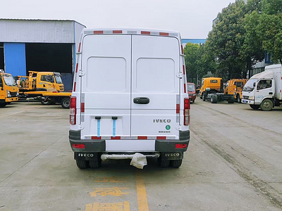 国六南京依维柯面包冷藏车 疫苗药品冷链运输车图片