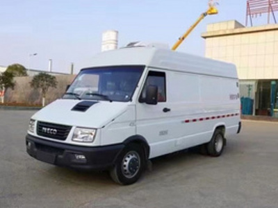 国六南京依维柯面包式冷藏车（长轴版）图片杂项危险物品厢式运输车图片