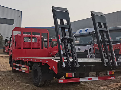 国六福田瑞沃12吨挖机平板运输车图片