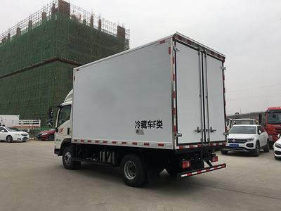 国六重汽豪沃4.2米货箱蓝牌冷藏车图片