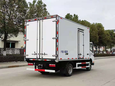 解放虎VN 国六 潍柴130马力 4.13米冷藏车图片