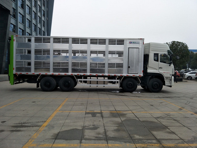 国六东风9.6米运猪车价格+配置图片