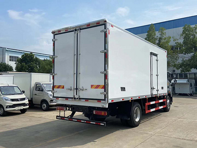 福田6.6米冷藏车价格配置康明斯210马力运输肉类专用冷链车图片