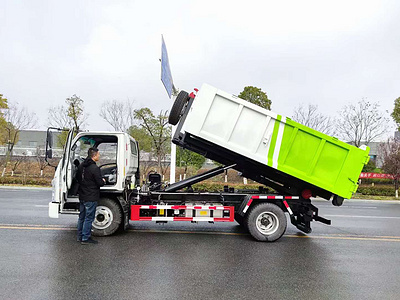 凯马可卸式垃圾车价格4-6方勾臂垃圾车配套建筑垃圾桶图片图片