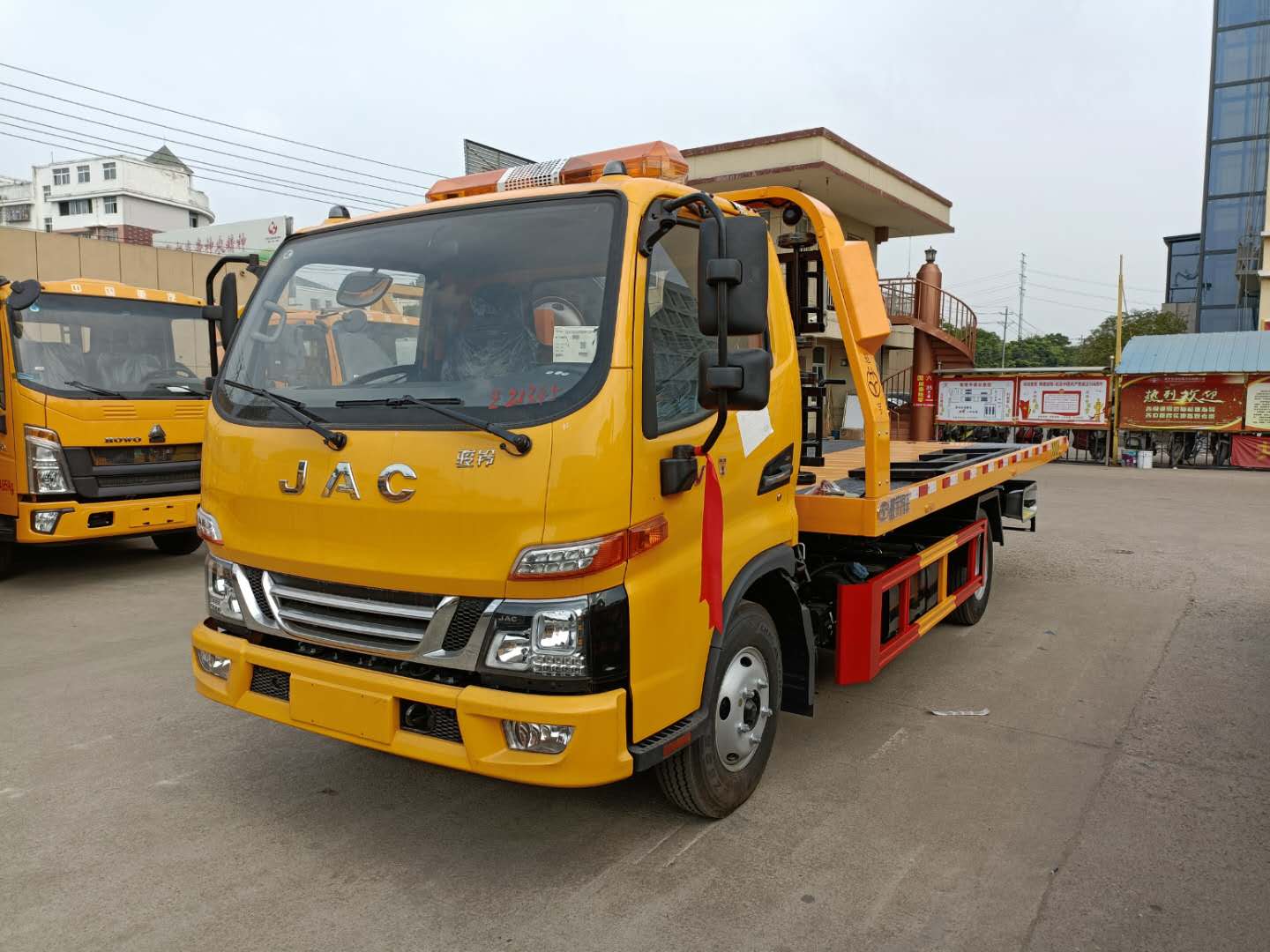 蓝牌江淮骏铃一拖二救援拖车价格道路清障车驾驶内饰图片图片