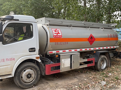 川X户国五8吨油罐车 可异地审车的8吨油车玉柴150马力图片