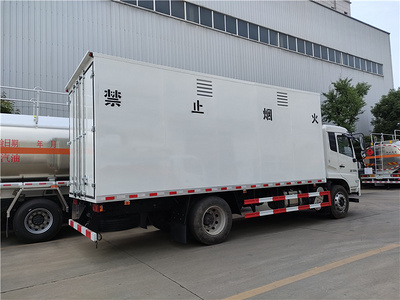 国六核载10吨危险品运输车 天锦6米8易燃气体厢式运输车视频