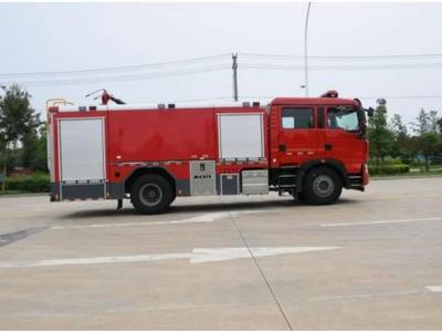国六消防车重汽豪沃T5G泡沫消防车7吨图片