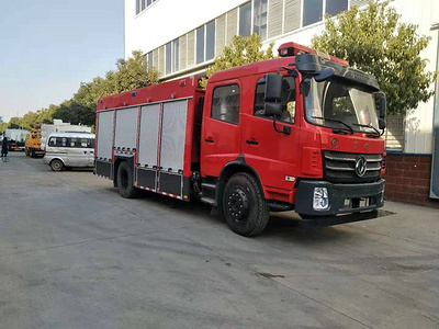 国六东风5.5吨泡沫消防车图片