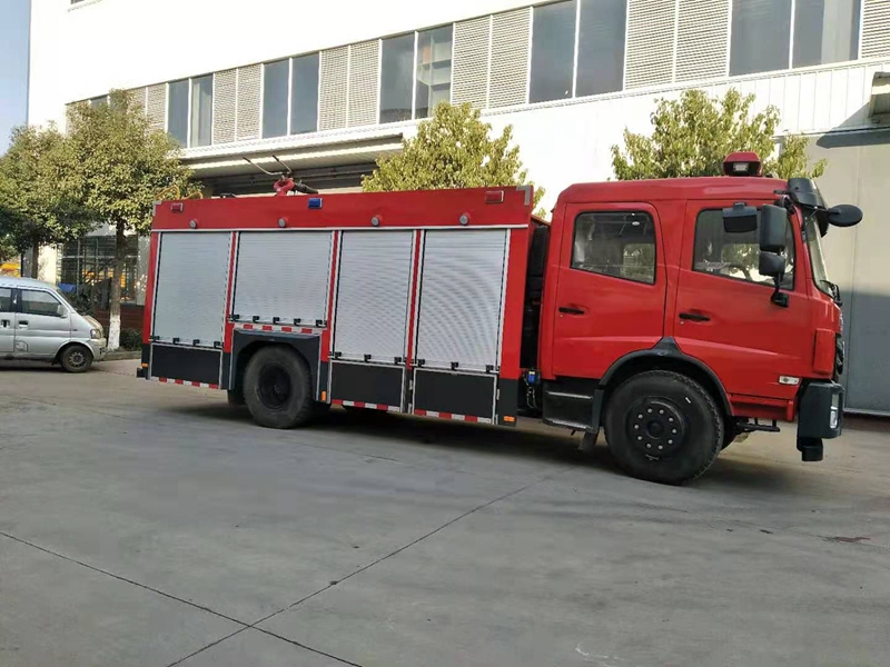 国六东风5.5吨泡沫消防车图片