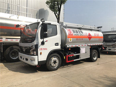 国六8.5方便宜的一款6.7吨油罐车东风云内150马力HTW5128GJYE6C型图片